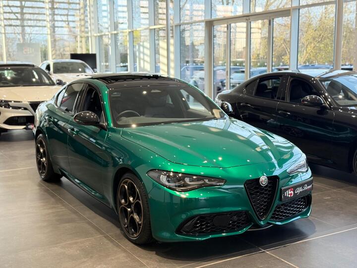Alfa Romeo Giulia 2.0T Intensa Auto Euro 6 (s/s) 4dr