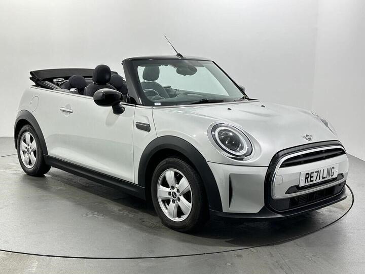 MINI Convertible 1.5 Cooper Classic Euro 6 (s/s) 2dr MINI Convertible 1.5 Cooper Classic Euro 6 (s/s) 2dr