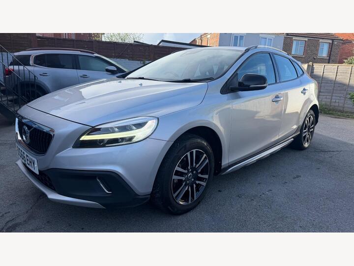 Volvo V40 Cross Country 2.0 T3 Euro 6 (s/s) 5dr