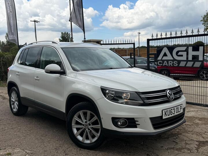 Volkswagen Tiguan 2.0 TDI BlueMotion Tech SE DSG 4WD Euro 5 (s/s) 5dr