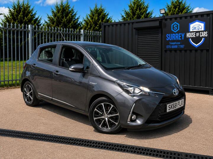 Toyota YARIS 1.5 VVT-h Icon Tech E-CVT Euro 6 (s/s) 5dr