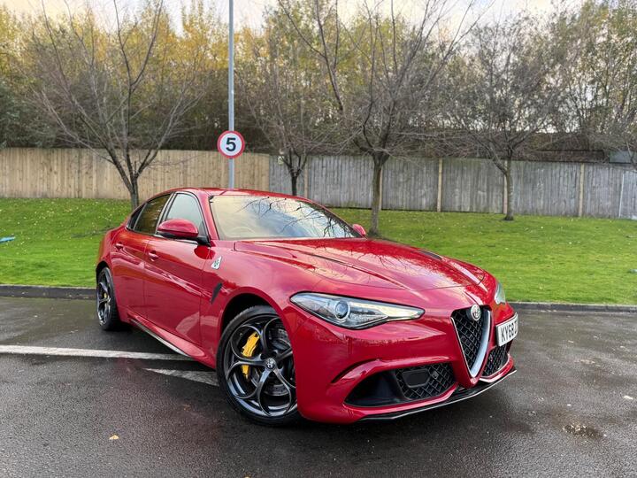 Alfa Romeo Giulia 2.9 V6 Bi-Turbo Quadrifoglio Auto Euro 6 (s/s) 4dr Alfa Romeo Giulia 2.9 V6 Bi-Turbo Quadrifoglio Auto Euro 6 (s/s) 4dr