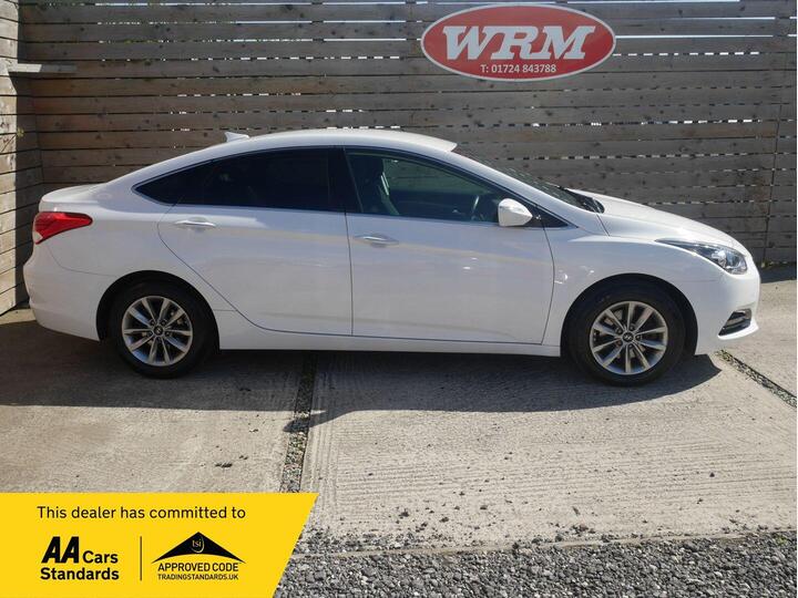 Hyundai I40 1.7 CRDi Blue Drive SE Nav Euro 6 (s/s) 4dr Hyundai I40 1.7 CRDi Blue Drive SE Nav Euro 6 (s/s) 4dr