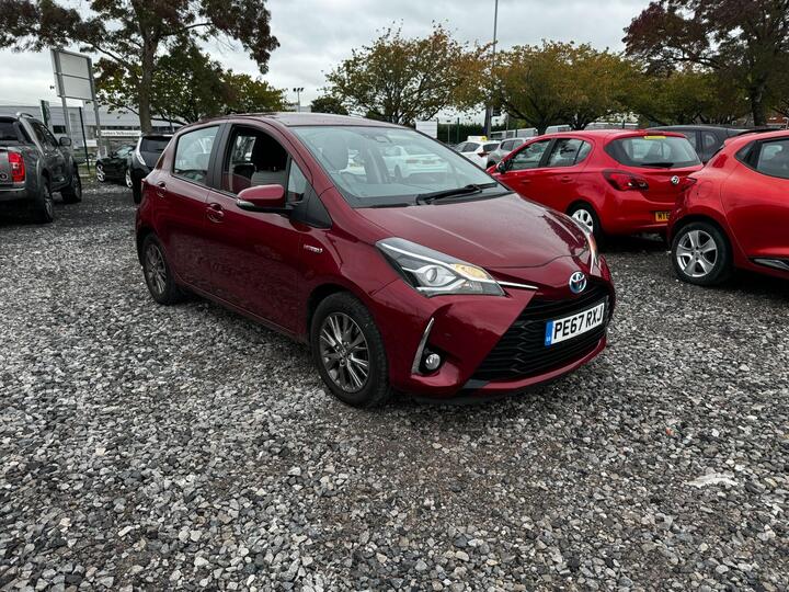 Toyota Yaris 1.5 VVT-h Icon Tech E-CVT Euro 6 (s/s) 5dr