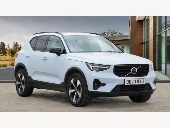 Volvo XC40 2.0 B4 MHEV Plus DCT Auto Euro 6 (s/s) 5dr