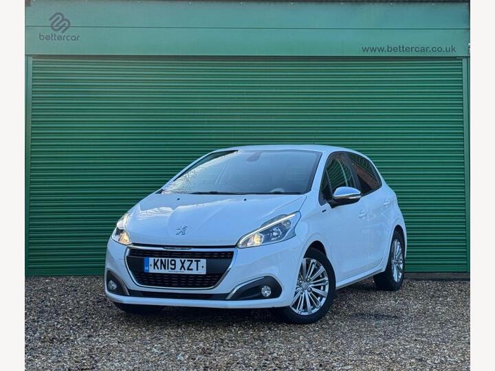 Peugeot 208 1.2 PureTech Signature Euro 6 (s/s) 5dr Peugeot 208 1.2 PureTech Signature Euro 6 (s/s) 5dr