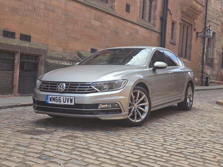 Volkswagen Passat 2.0 TDI BlueMotion Tech R-Line DSG Euro 6 (s/s) 4dr