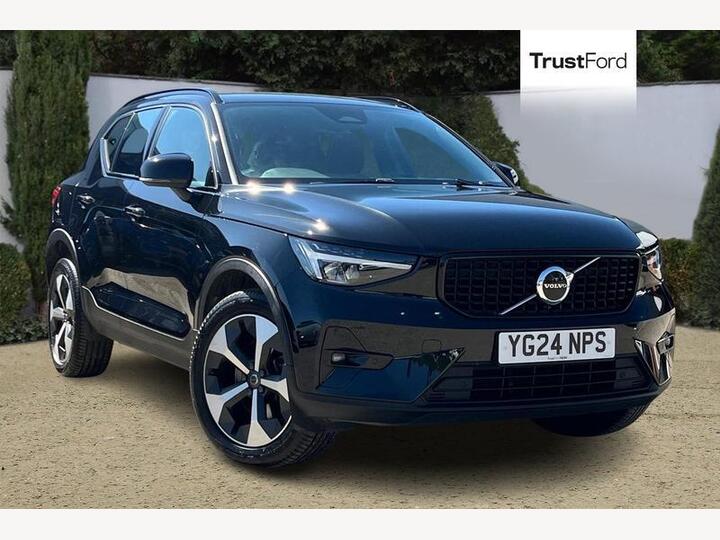 Volvo XC40 2.0 B3 MHEV Plus Dark DCT Auto Euro 6 (s/s) 5dr