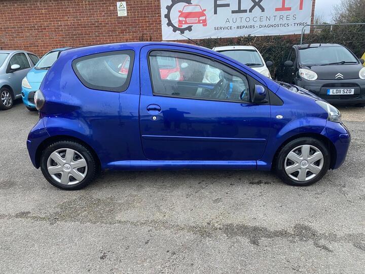 Toyota AYGO 1.0 VVT-i Blue Euro 4 3dr