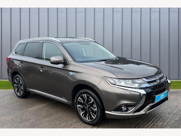 Mitsubishi Outlander 2.0h 12kWh 4h CVT 4WD Euro 6 (s/s) 5dr Mitsubishi Outlander 2.0h 12kWh 4h CVT 4WD Euro 6 (s/s) 5dr
