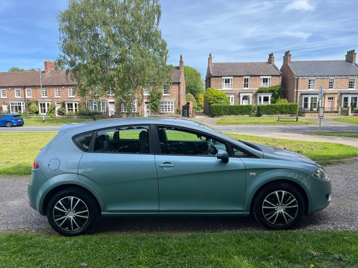SEAT Leon 1.6 8V Essence Euro 4 5dr