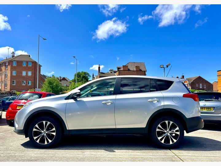 Toyota RAV4 2.0 D-4D Icon 4WD Euro 5 (s/s) 5dr
