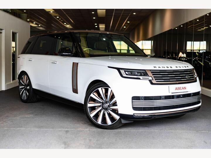 Land Rover Range Rover 4.4 P615 V8 SV Auto 4WD Euro 6 (s/s) 5dr (LWB) Land Rover Range Rover 4.4 P615 V8 SV Auto 4WD Euro 6 (s/s) 5dr (LWB)