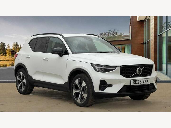 Volvo XC40 2.0 B4 MHEV Plus DCT Auto Euro 6 (s/s) 5dr