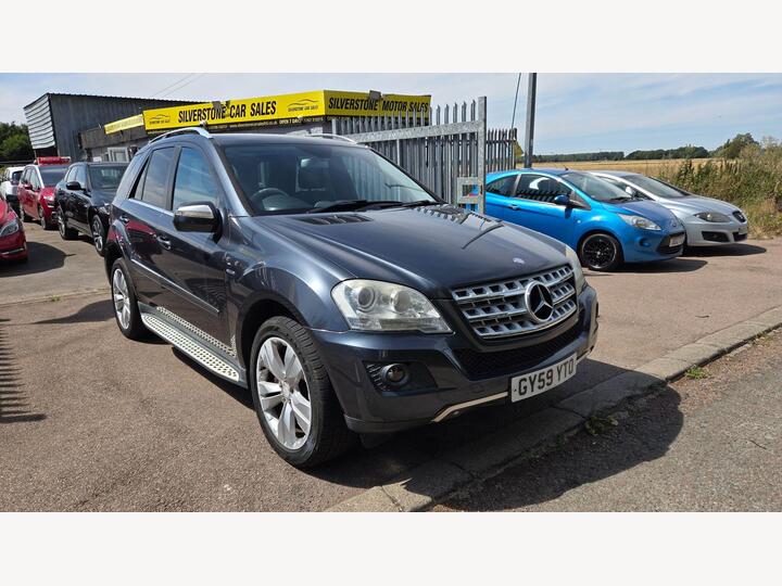 Mercedes-Benz M Class 3.0 ML350 CDI V6 BlueEfficiency Sport Tiptronic 4WD Euro 4 5dr
