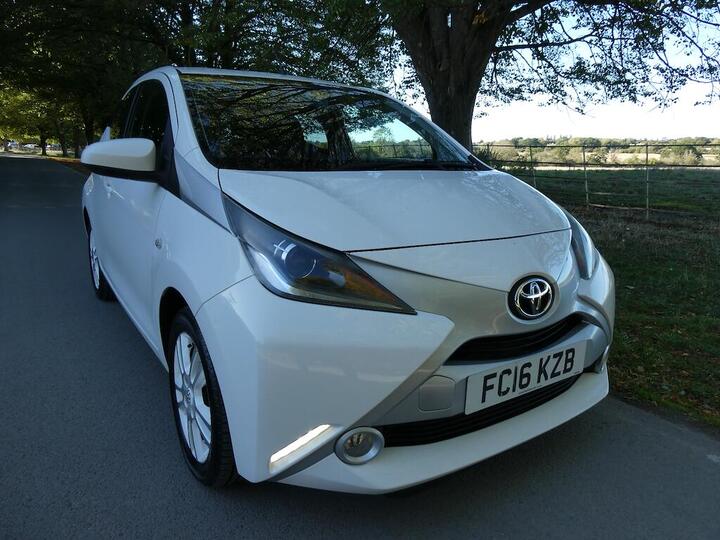 Toyota AYGO 1.0 VVT-i X-pure Euro 6 5dr