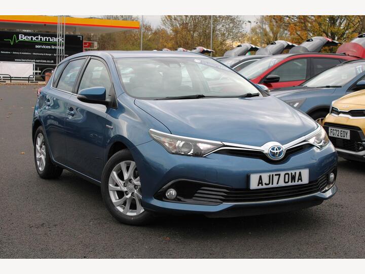 Toyota AURIS 1.8 VVT-h Business Edition CVT Euro 6 (s/s) 5dr (Safety Sense) Toyota AURIS 1.8 VVT-h Business Edition CVT Euro 6 (s/s) 5dr (Safety Sense)