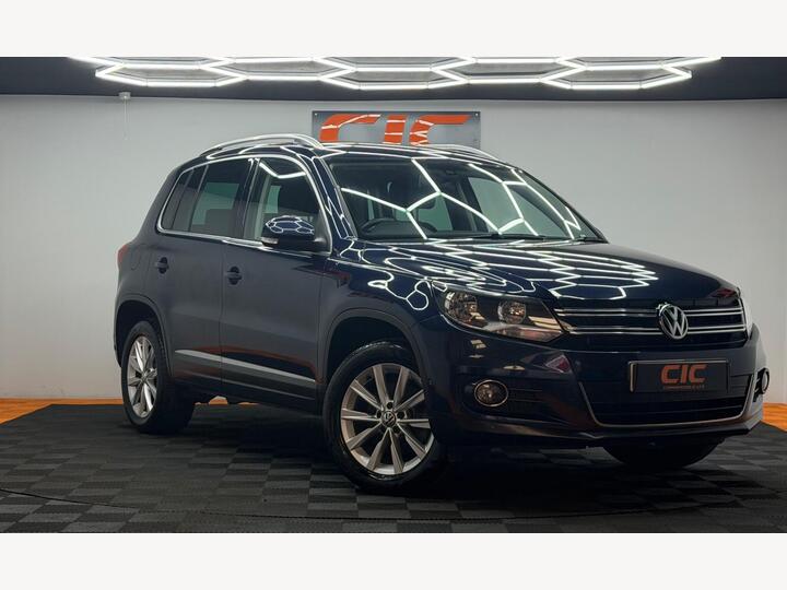 Volkswagen Tiguan 2.0 TDI BlueMotion Tech SE 4WD Euro 5 (s/s) 5dr Volkswagen Tiguan 2.0 TDI BlueMotion Tech SE 4WD Euro 5 (s/s) 5dr