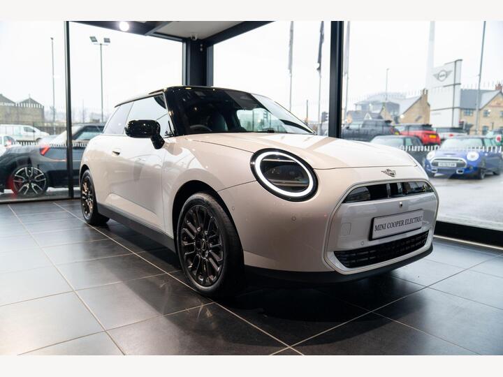 MINI Electric Cooper SE 54.2kWh Exclusive Auto 3dr