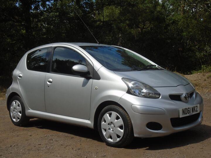 Toyota AYGO 1.0 VVT-i Ice Euro 5 5dr