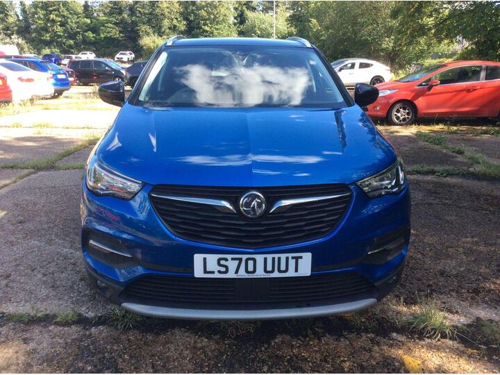 Vauxhall Grandland X 1.6 13.2kWh SRi Nav Auto 4WD Euro 6 (s/s) 5dr Hybrid4