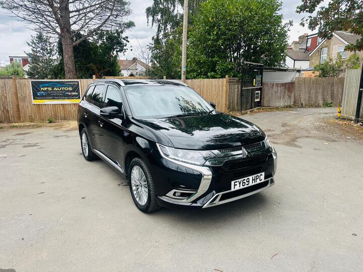 Mitsubishi Outlander 2.4h TwinMotor 13.8kWh 4h CVT 4WD Euro 6 (s/s) 5dr