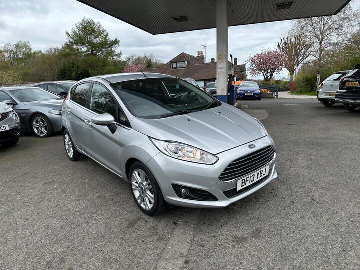 Ford Fiesta 1.0T EcoBoost Zetec Euro 5 (s/s) 5dr