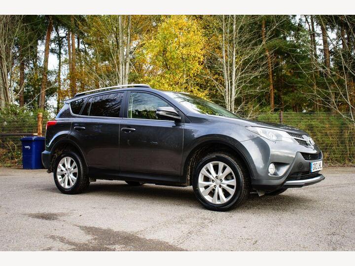 Toyota RAV4 2.2 D-CAT Invincible Auto 4WD Euro 5 5dr