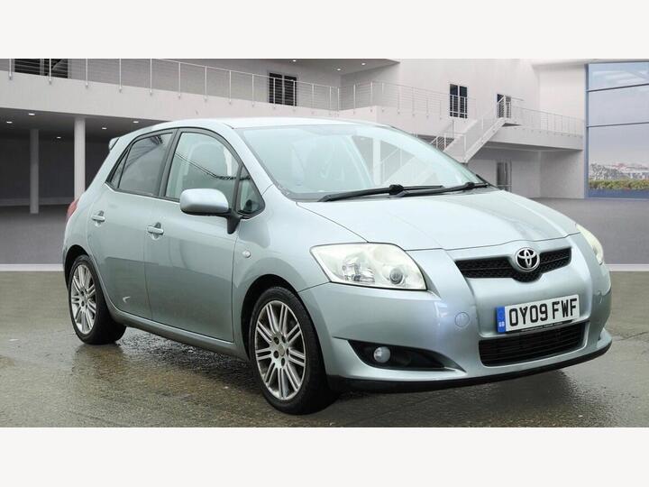 Toyota Auris 1.6 VVT-i SR 5dr