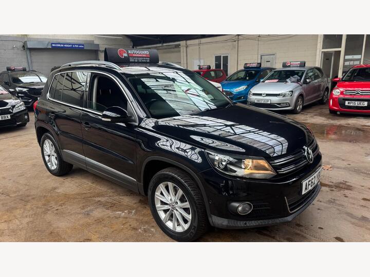 Volkswagen Tiguan 2.0 TDI BlueMotion Tech SE DSG 4WD Euro 5 (s/s) 5dr