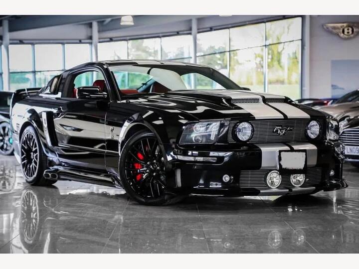 Ford Mustang CERVINI 4.6 V8 520 R Ford Mustang CERVINI 4.6 V8 520 R