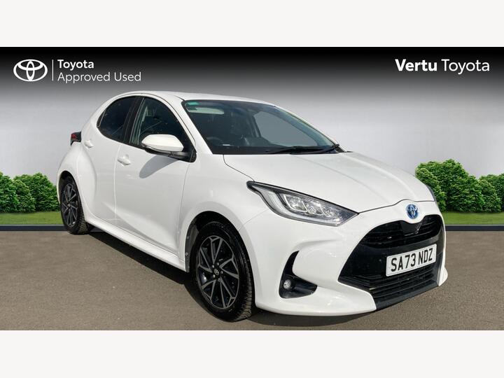 Toyota Yaris 1.5 VVT-h Design E-CVT Euro 6 (s/s) 5dr