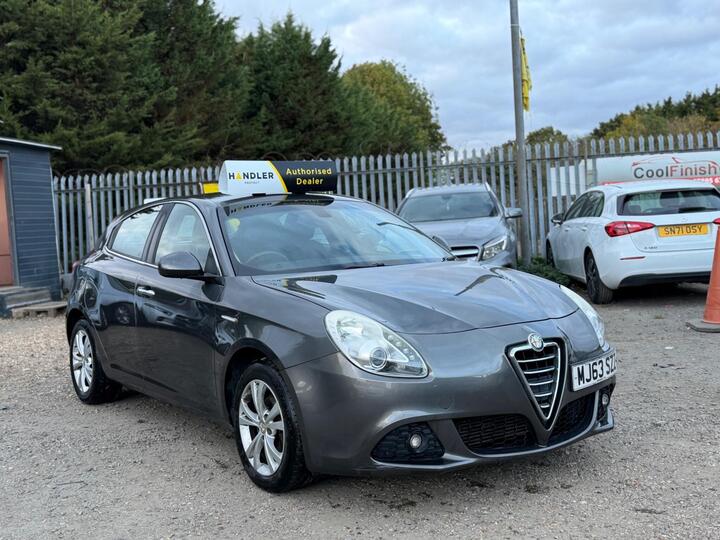 Alfa Romeo Giulietta 1.6 JTDM-2 Lusso Euro 5 (s/s) 5dr