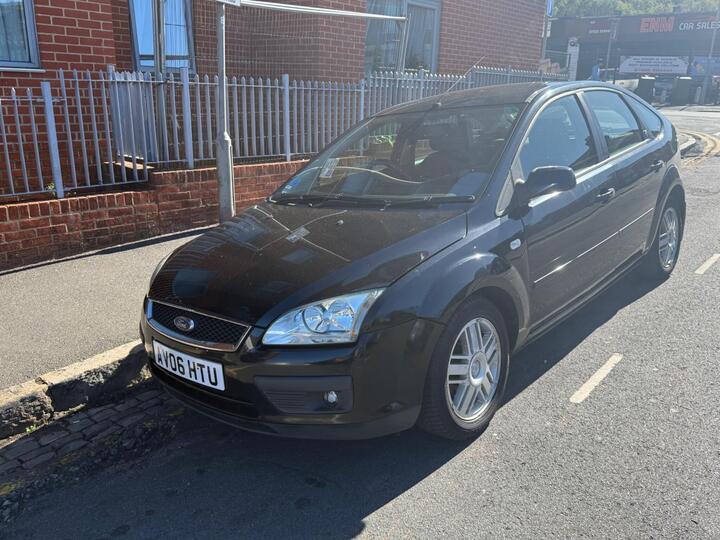 Ford Focus 2.0 Ghia 5dr