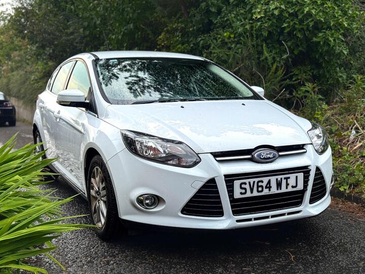 Ford Focus 1.0T EcoBoost Titanium Navigator Euro 5 (s/s) 5dr