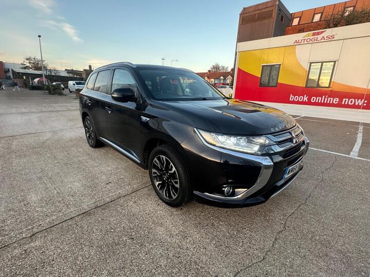 Mitsubishi Outlander 2.0h 12kWh GX4h CVT 4WD Euro 6 (s/s) 5dr Mitsubishi Outlander 2.0h 12kWh GX4h CVT 4WD Euro 6 (s/s) 5dr