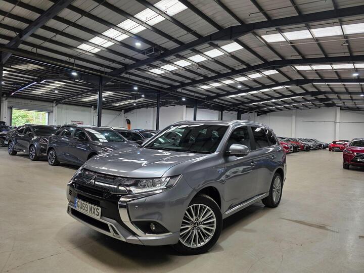 Mitsubishi Outlander 2.4h TwinMotor 13.8kWh Dynamic Safety CVT 4WD Euro 6 (s/s) 5dr