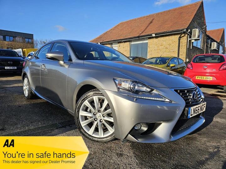 Lexus IS 2.5 300h Advance E-CVT Euro 6 (s/s) 4dr