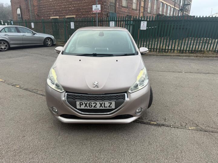 Peugeot 208 1.4 VTi Allure Euro 5 5dr