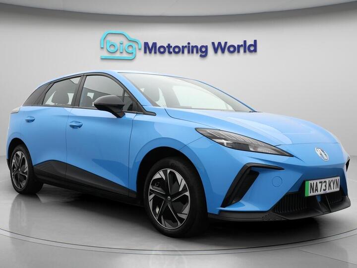 MG MG4 64kWh SE Long Range Auto 5dr