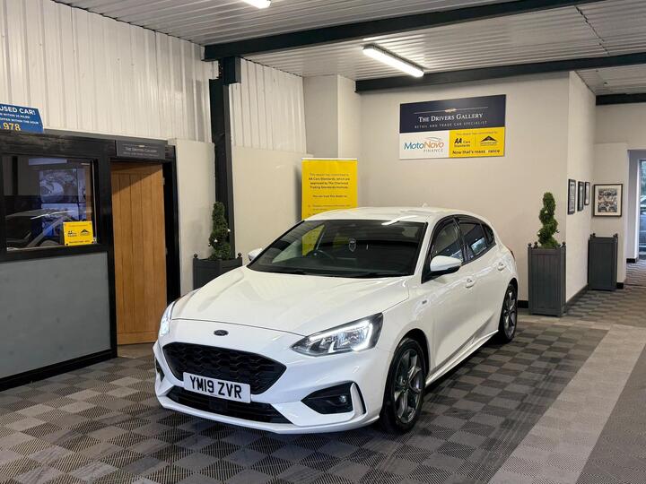 Ford Focus 1.0T EcoBoost ST-Line Euro 6 (s/s) 5dr
