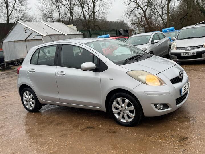 Toyota Yaris 1.33 Dual VVT-i T Spirit Euro 5 (s/s) 5dr