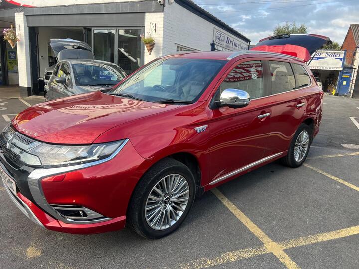 Mitsubishi Outlander 2.4h TwinMotor 13.8kWh 4h CVT 4WD Euro 6 (s/s) 5dr