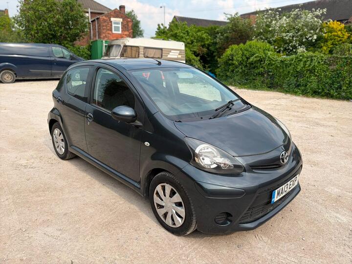 Toyota AYGO 1.0 VVT-i + Euro 5 5dr
