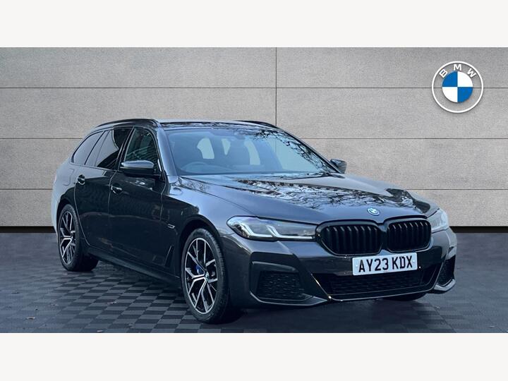 BMW 5 Series 2.0 530e 12kWh M Sport Touring Steptronic Euro 6 (s/s) 5dr BMW 5 Series 2.0 530e 12kWh M Sport Touring Steptronic Euro 6 (s/s) 5dr