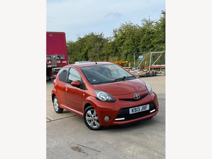 Toyota AYGO 1.0 VVT-i Fire Euro 5 5dr