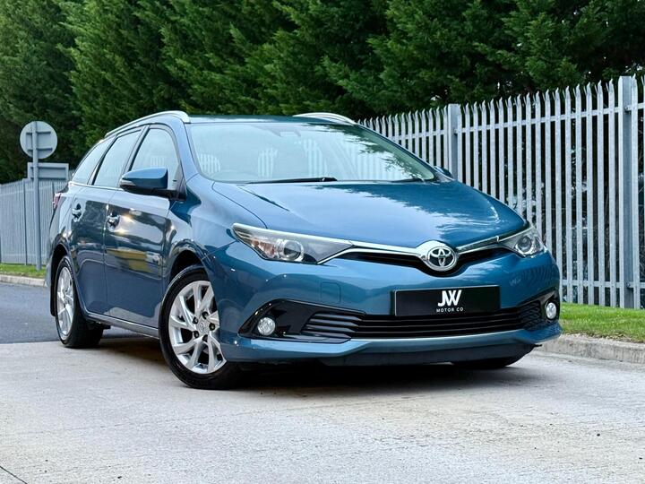 Toyota Auris 1.6 D-4D Business Edition Touring Sports Euro 6 (s/s) 5dr (Safety Sense) Toyota Auris 1.6 D-4D Business Edition Touring Sports Euro 6 (s/s) 5dr (Safety Sense)