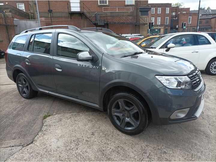 Dacia Logan MCV Stepway 0.9 TCe SE Summit Euro 6 (s/s) 5dr Dacia Logan MCV Stepway 0.9 TCe SE Summit Euro 6 (s/s) 5dr