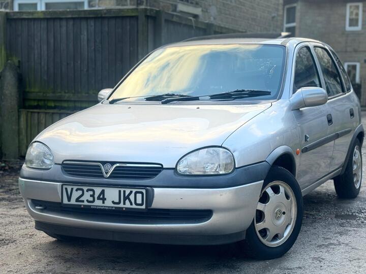 Vauxhall Corsa 1.2i 16v Club 5dr