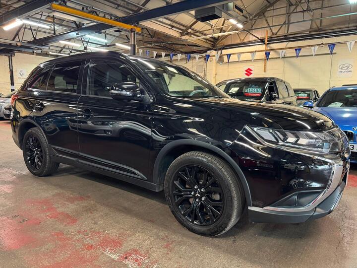 Mitsubishi Outlander 2.0 MIVEC Black CVT 4WD Euro 6 (s/s) 5dr